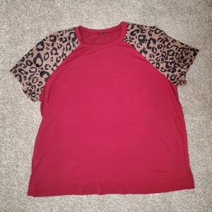 Emery Rose Animal Print Maroon Short Sleeve Womans Top Size 2XL